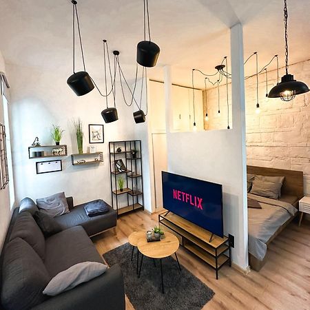 Urban Studio With Private Garden Near Andrassy Budapeşte Dış mekan fotoğraf