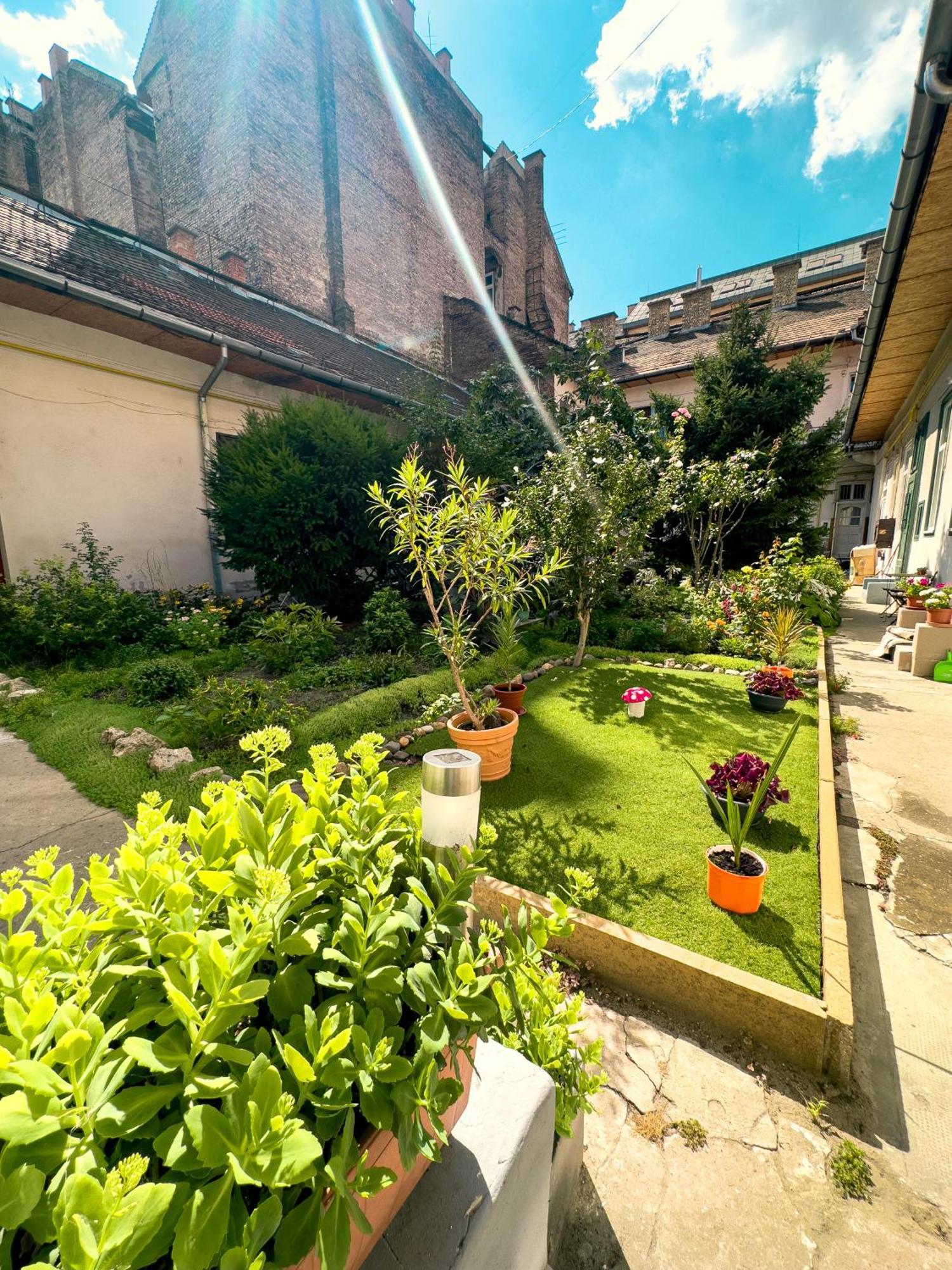 Urban Studio With Private Garden Near Andrassy Budapeşte Dış mekan fotoğraf